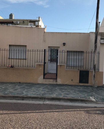 Venta casa a refaccionar 