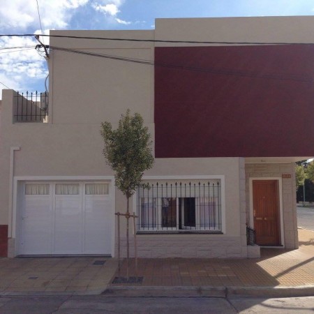 Casa tres dormitorios Pueblo Nuevo