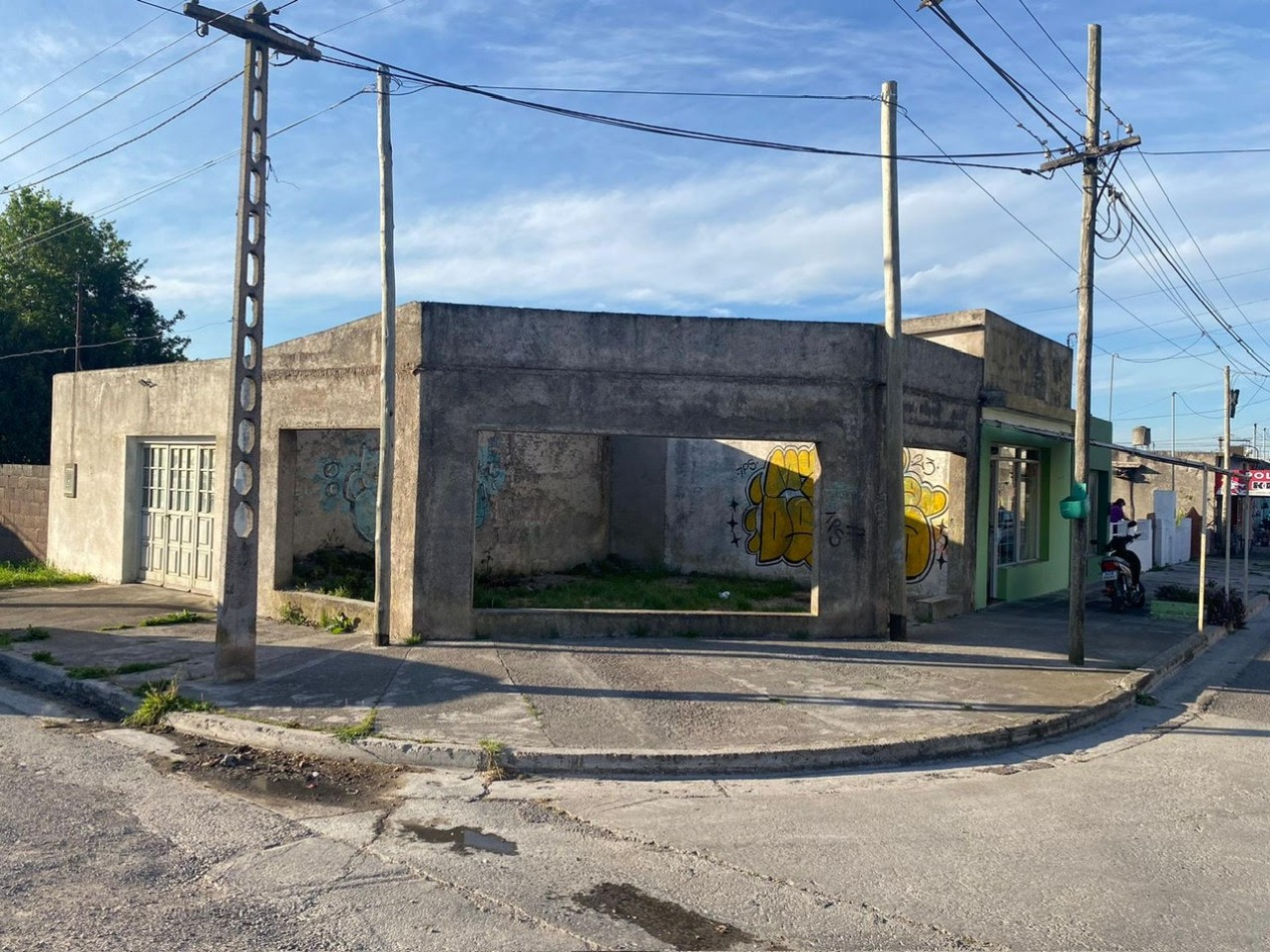 Venta locales + terreno en Loma Negra