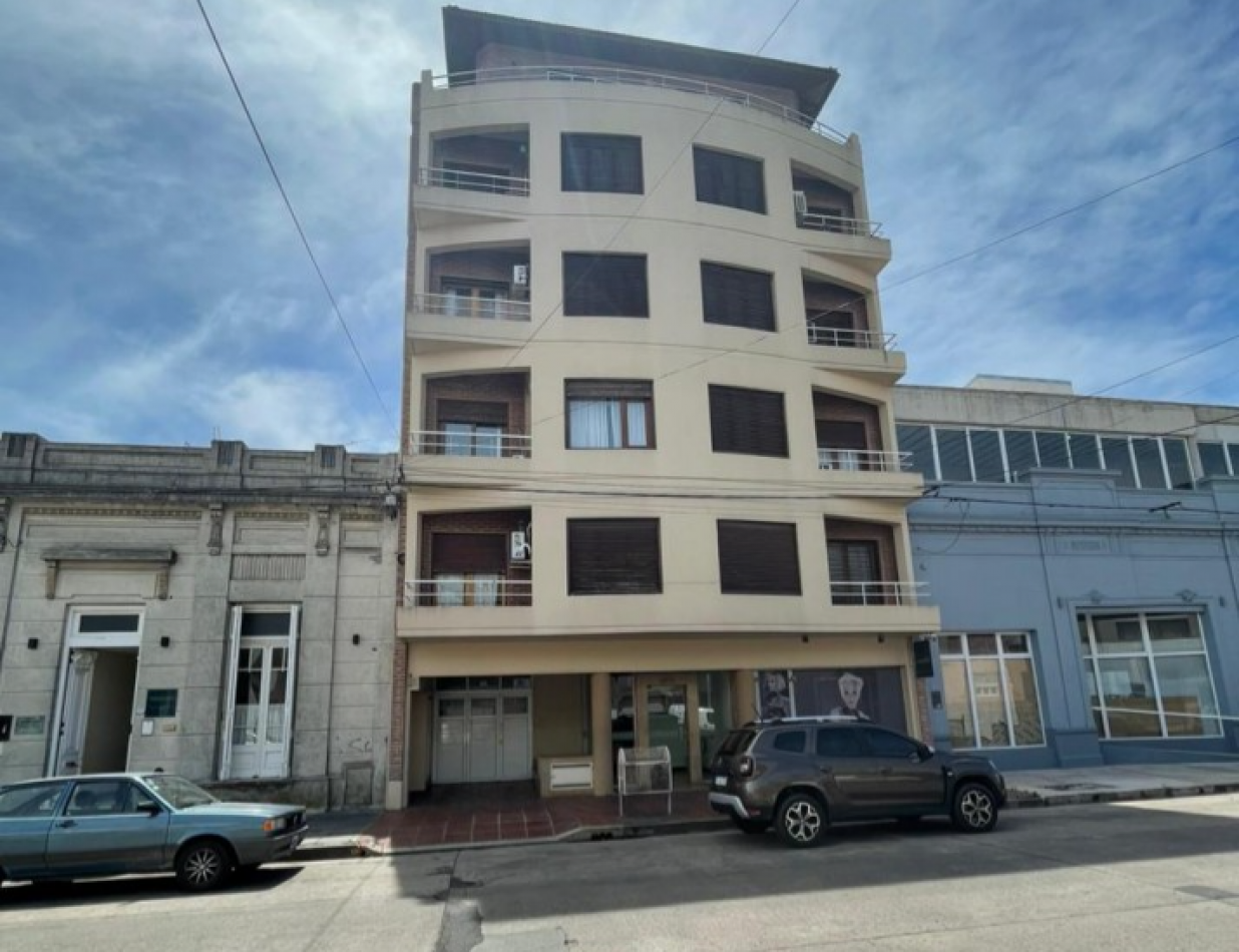 Venta depto 2 dormitorios + 4 cocheras