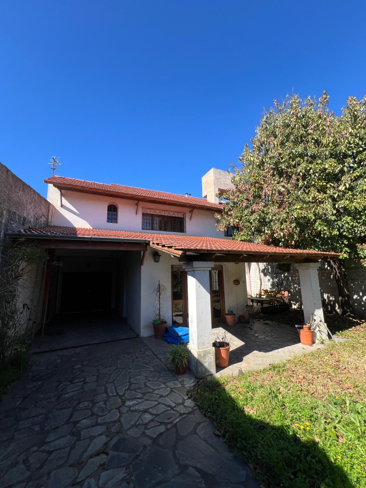 Venta importante casa en Pueblo Nuevo