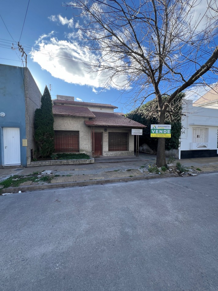 Venta importante casa en Pueblo Nuevo