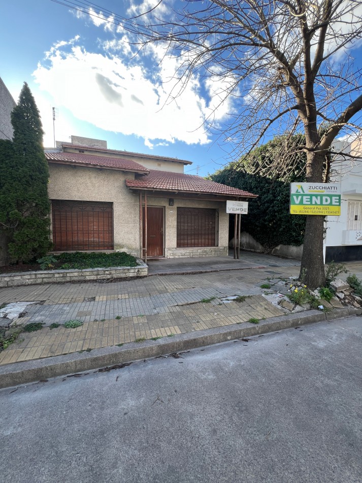 Venta importante casa en Pueblo Nuevo