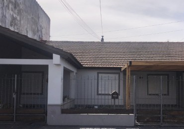 Venta casa barrio Ceco con mejoras
