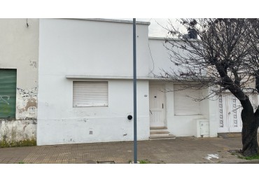 Casa + Local Mariano Moreno